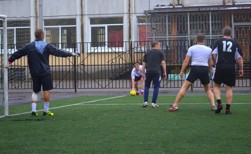 Cтадион школы 90 1 - фотография