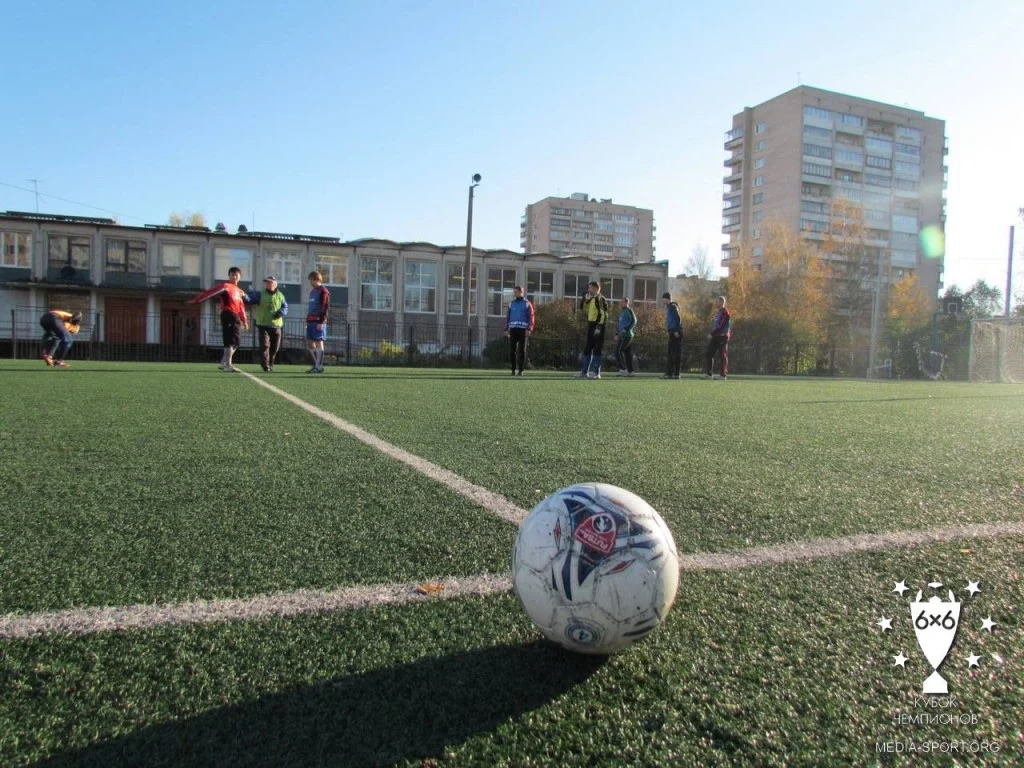 Стадион школы 332 1 - фотография