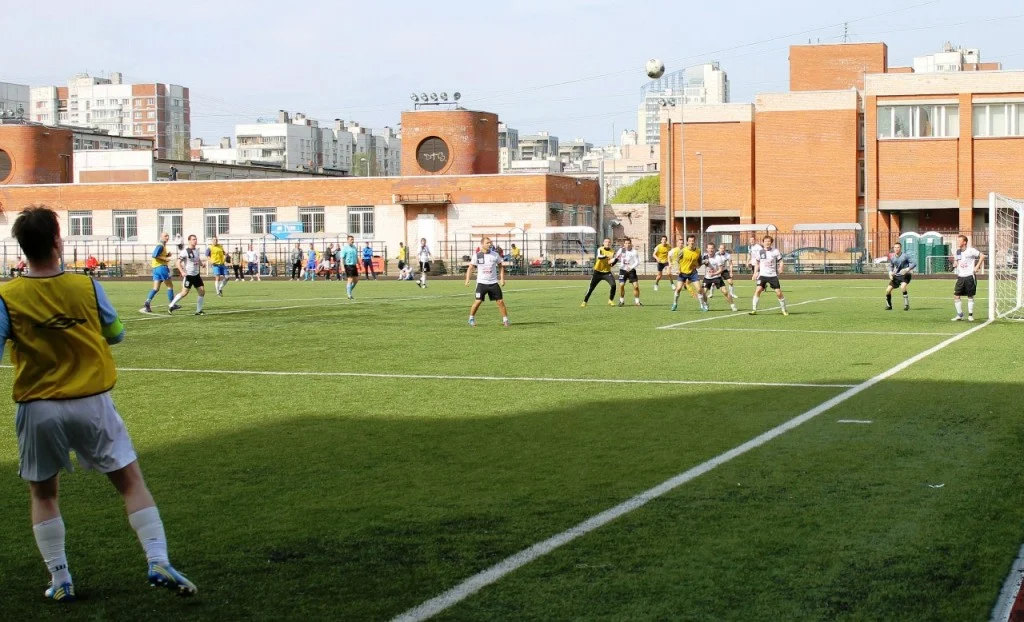 Стадион СШ №2 Василеостровского района 2 - фотография