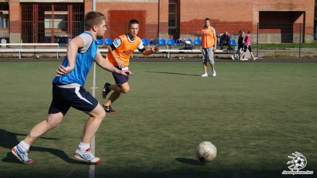 Стадион школы 553 2 - фотография