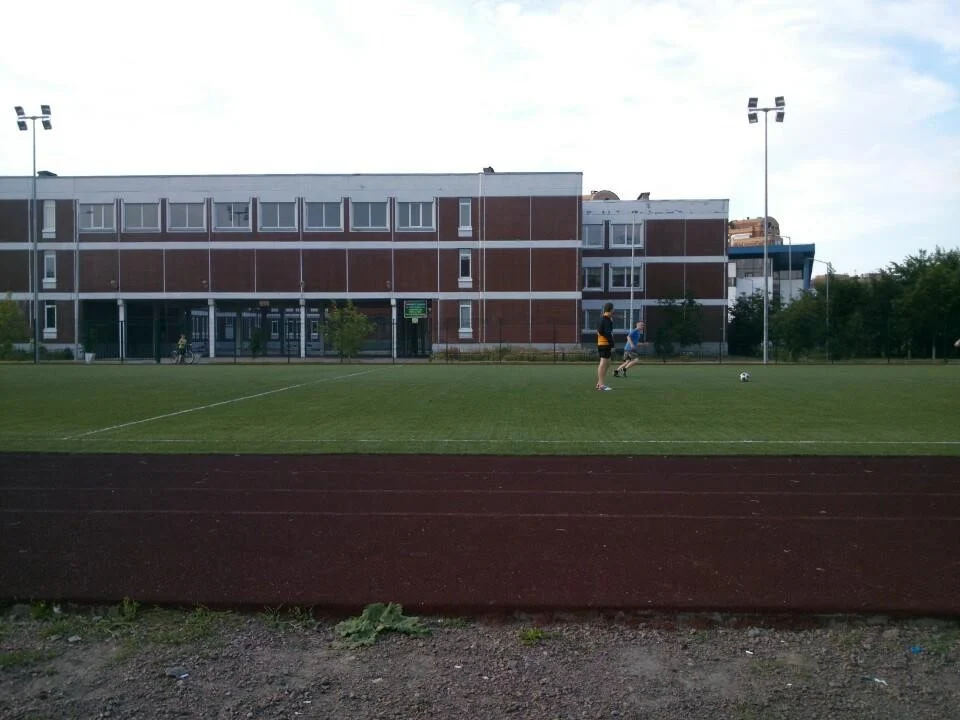 Стадион школы 644 3 - фотография