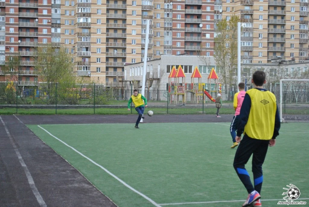 Стадион школы 553 4 - фотография