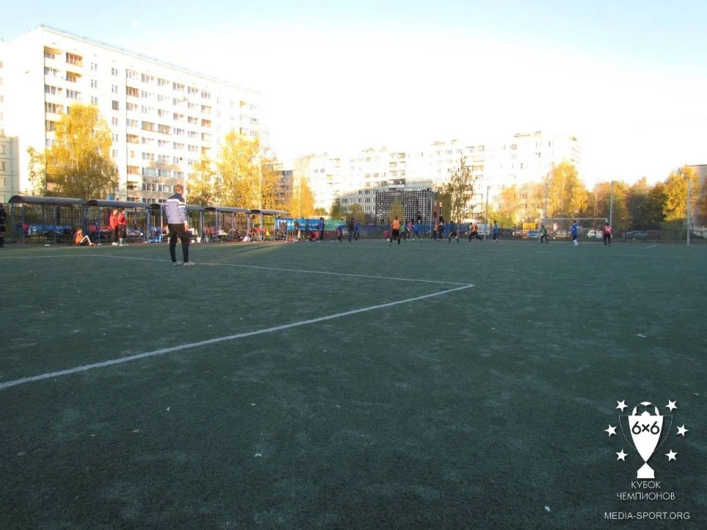 Стадион школы 332 5 - фотография