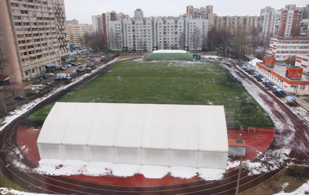 Стадион СШ №2 Василеостровского района 4 - фотография