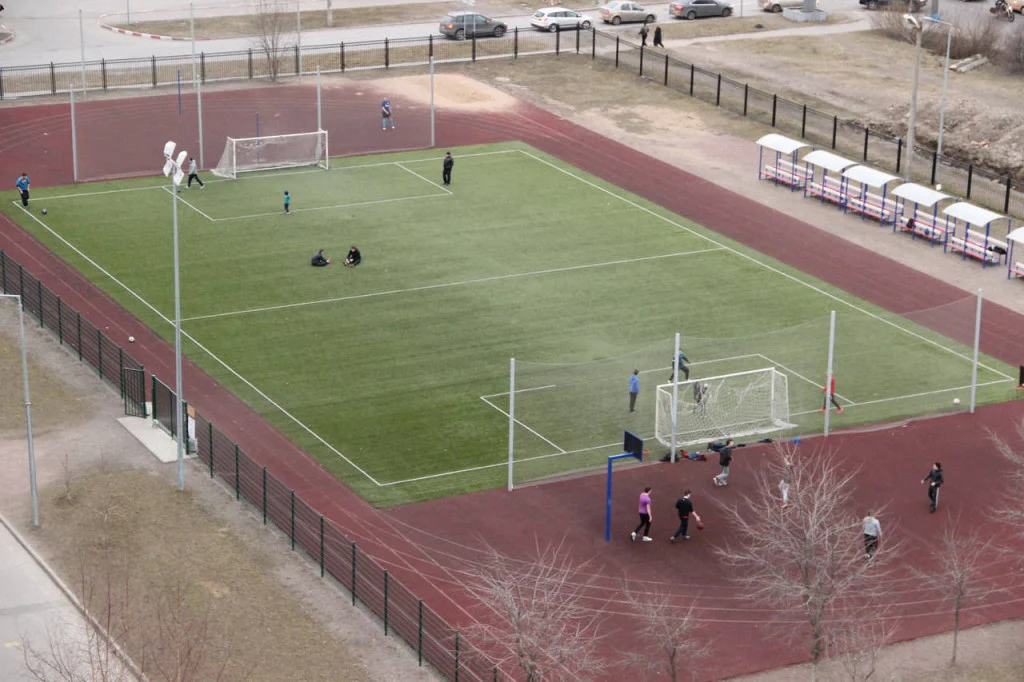 Стадион школы 644 4 - фотография