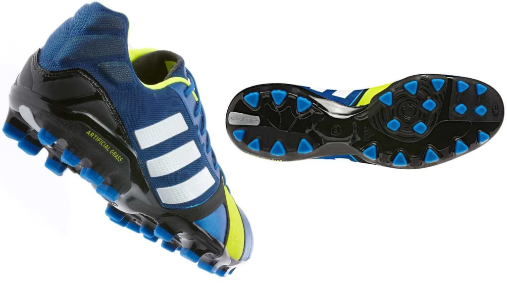 Как правильно подобрать обувь для футбола на улице? - главная фотография